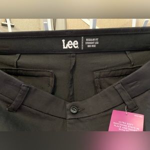 NWT Woman Size 16 M Lee Regular Fit Straight Leg Mid Rise